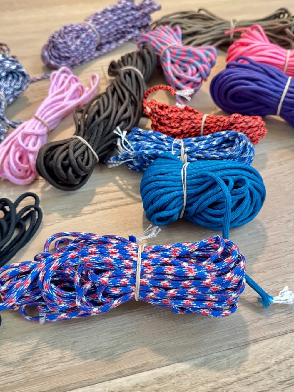 Large Paracord Lot – Mixed Colors – Craft Supply Destash – Approx. 11 Bundles - Picture 5 of 8